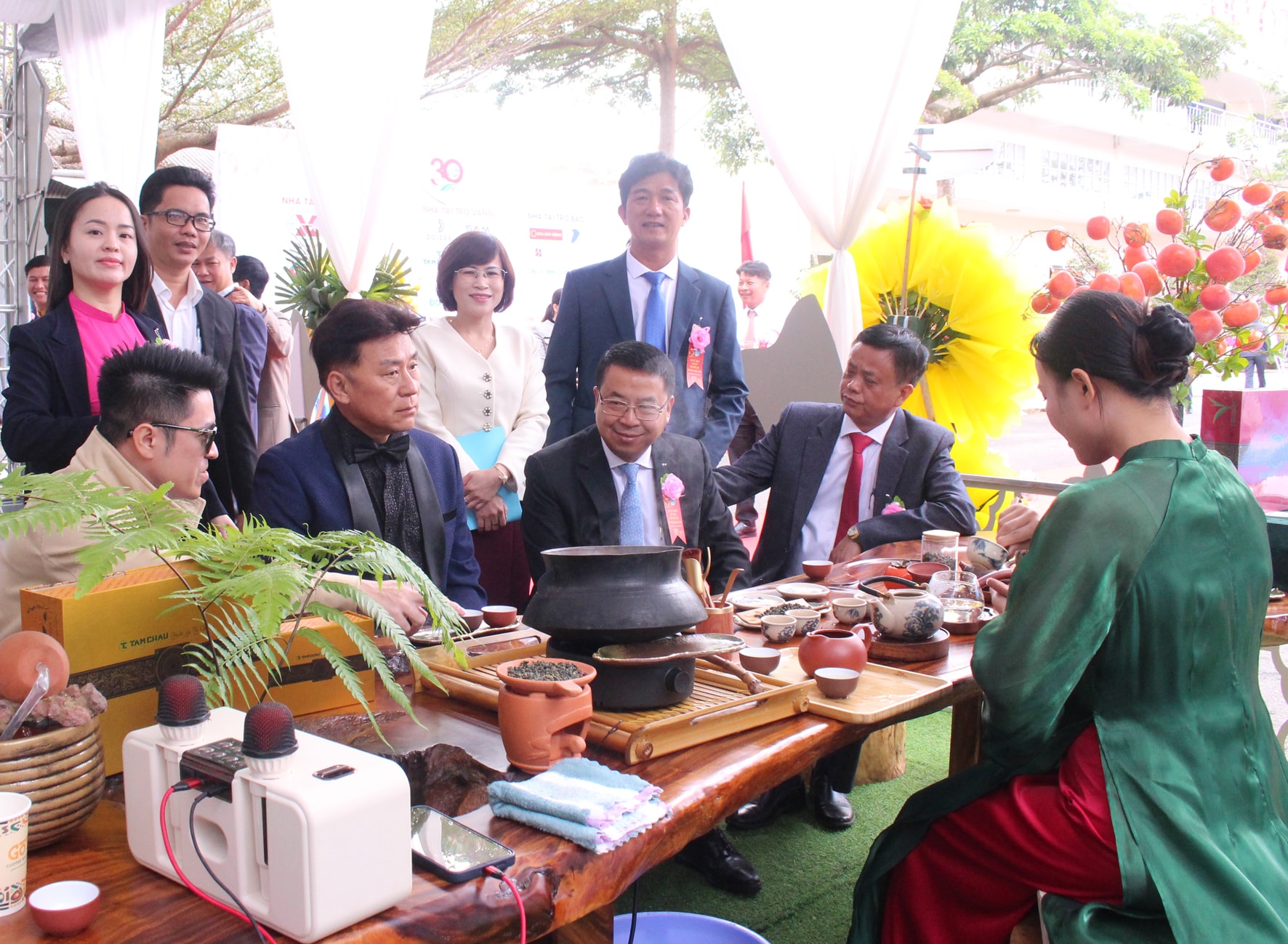 Trà ô long Việt