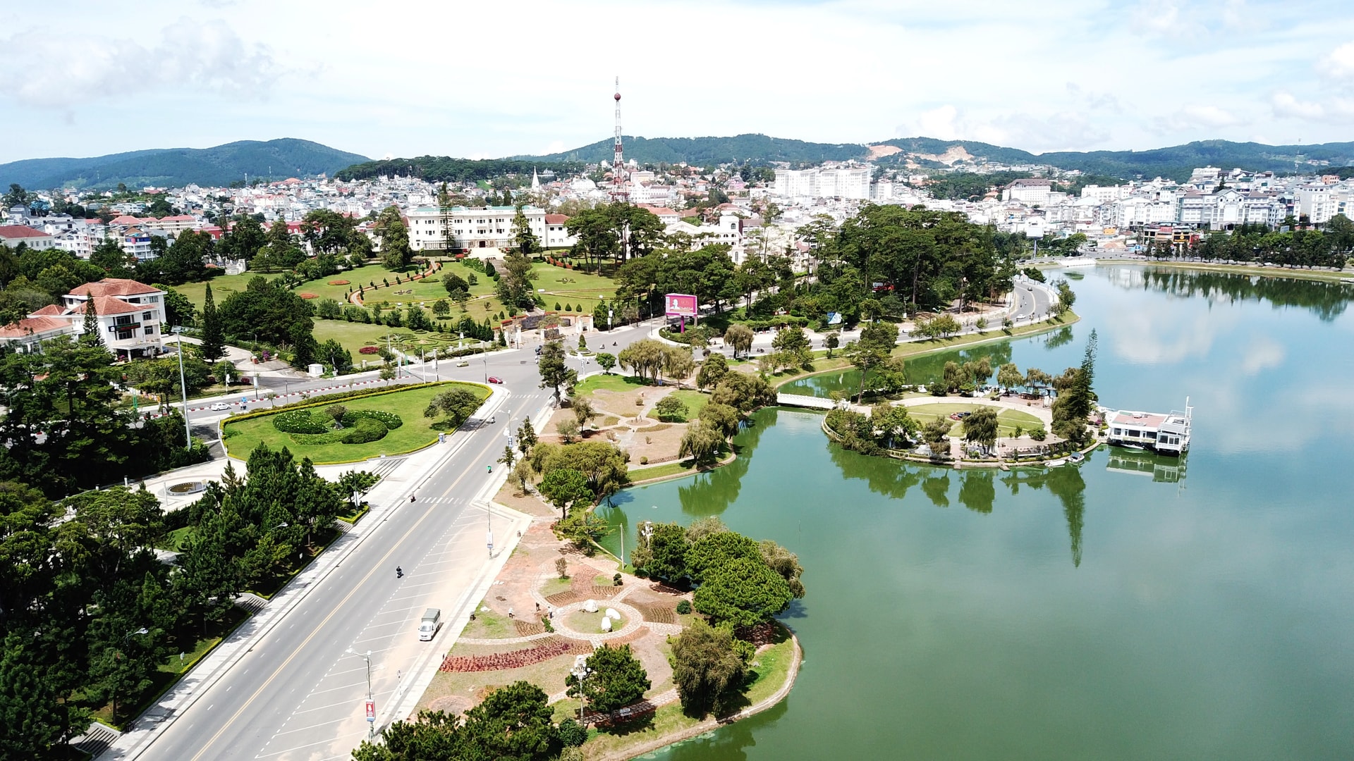 “Chìa khóa vàng” mở cánh cửa phát triển kinh tế